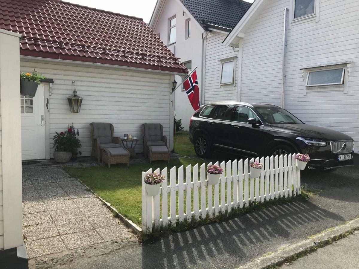 Koselig Landsbyhus I Nordfjord Nordfjordeid Exterior foto
